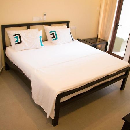 Saninro Hotel - Ragama Zewnętrze zdjęcie